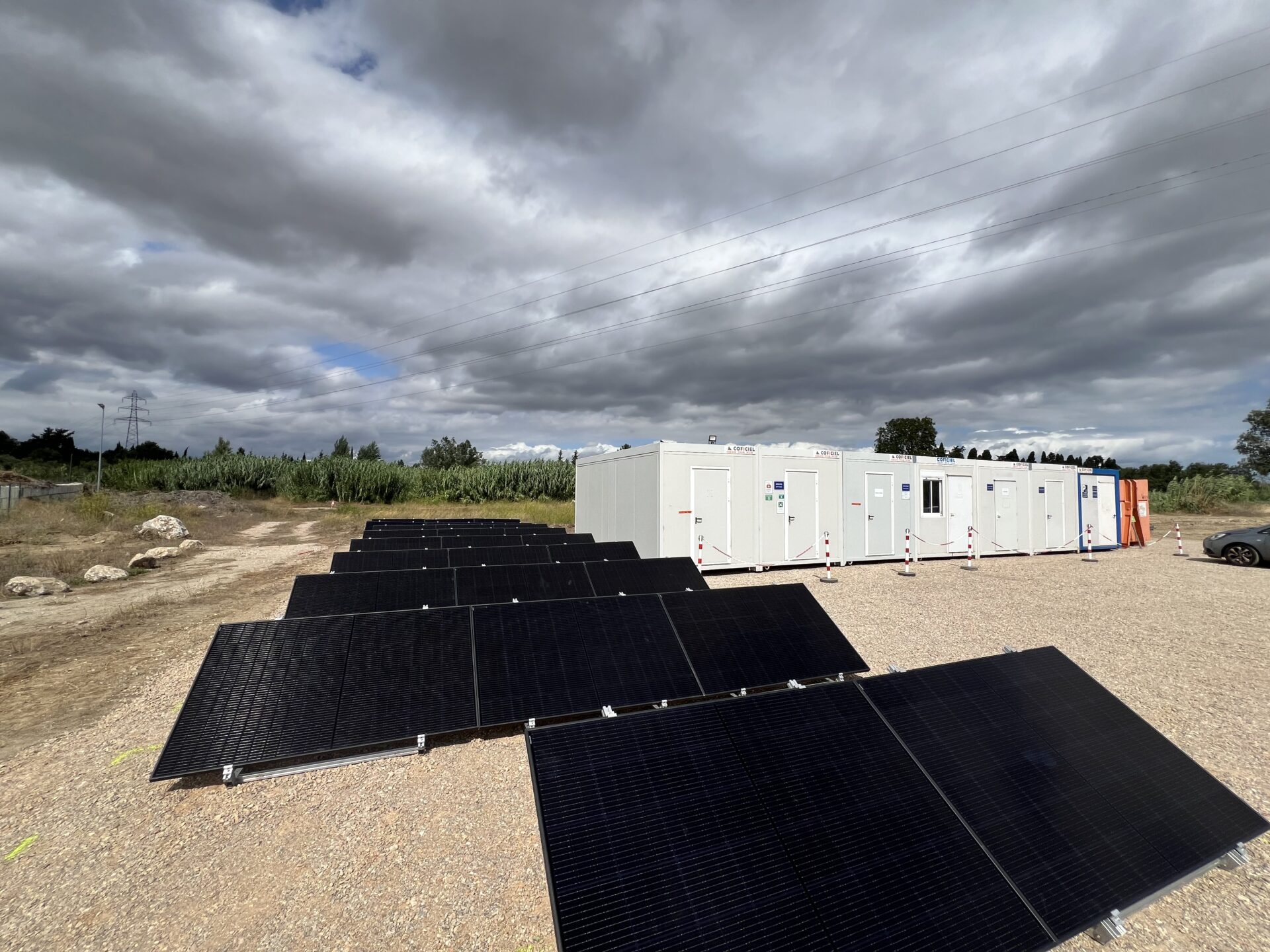 Base de vie alimentée par un générateur solaire ECOLOGENE®