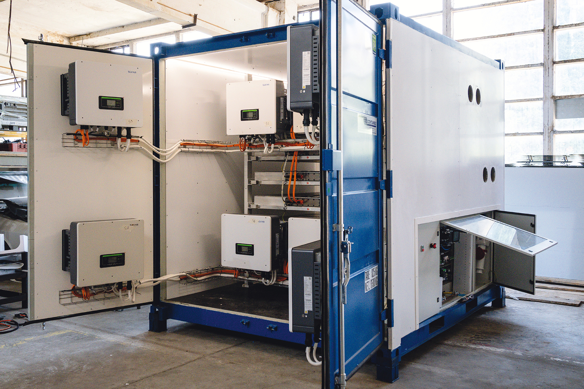 ECOLOGENE® Ultra — container solaire 100 % autonome en site isolé